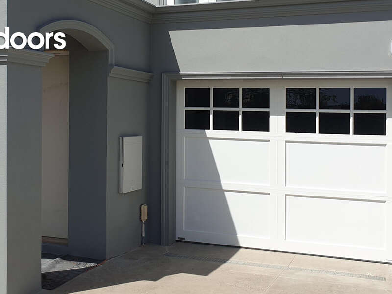 4Ddoors Hamptons Sectional Garage Door - Style I006S in White